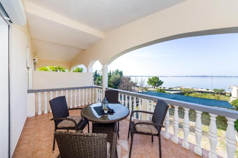 Apartment Nin - Vrsi At The Beach Ngoại thất bức ảnh